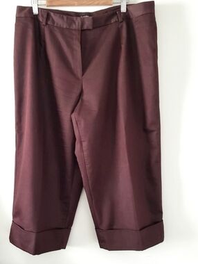 NWOT Plus Size Pantology Dark Brown Linen Cuffed Capris